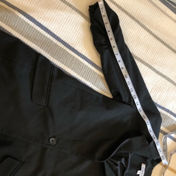 Elizabeth & James Black Blazer w/ Ruched Sleeves - Picture 14 of 14